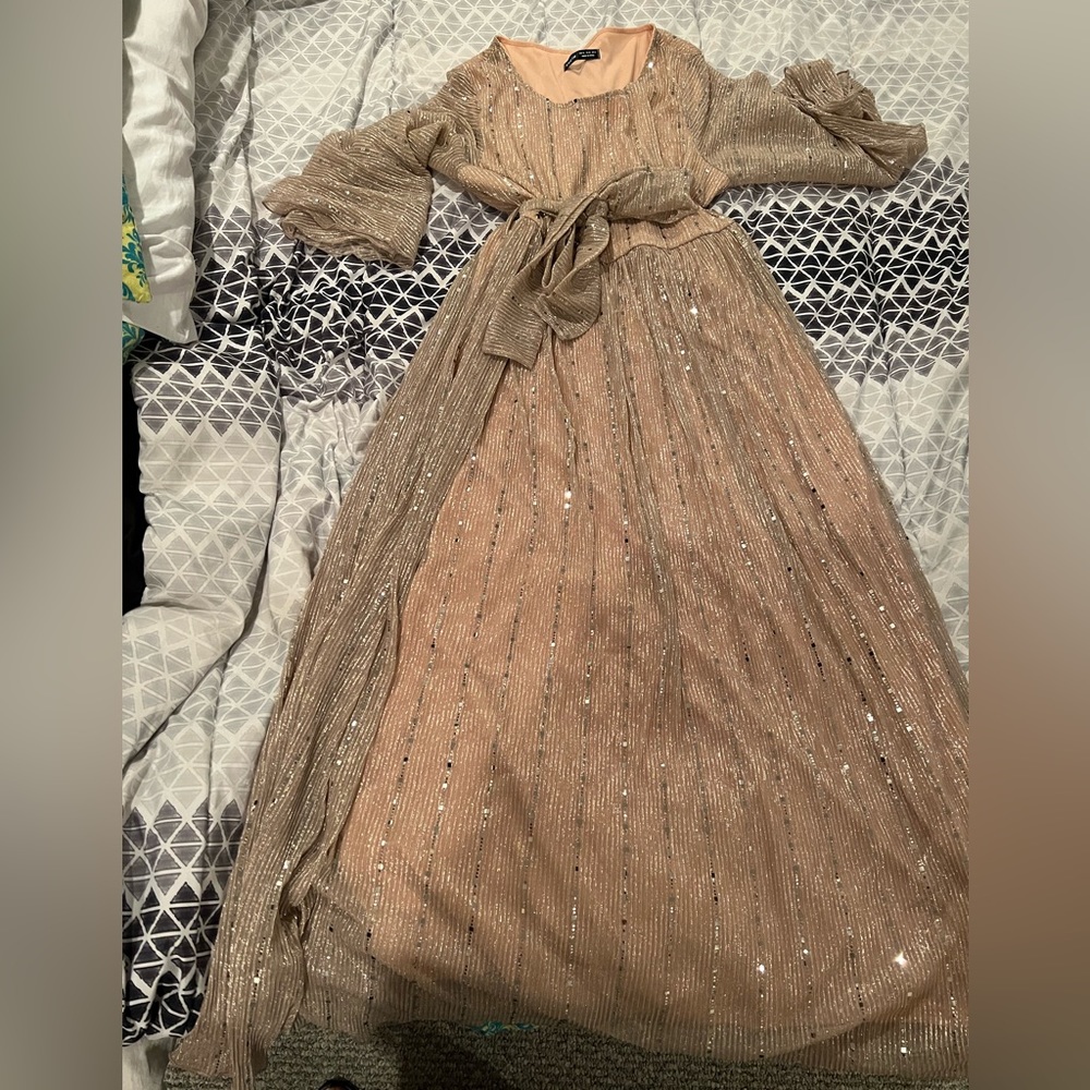 Flounce belt dress